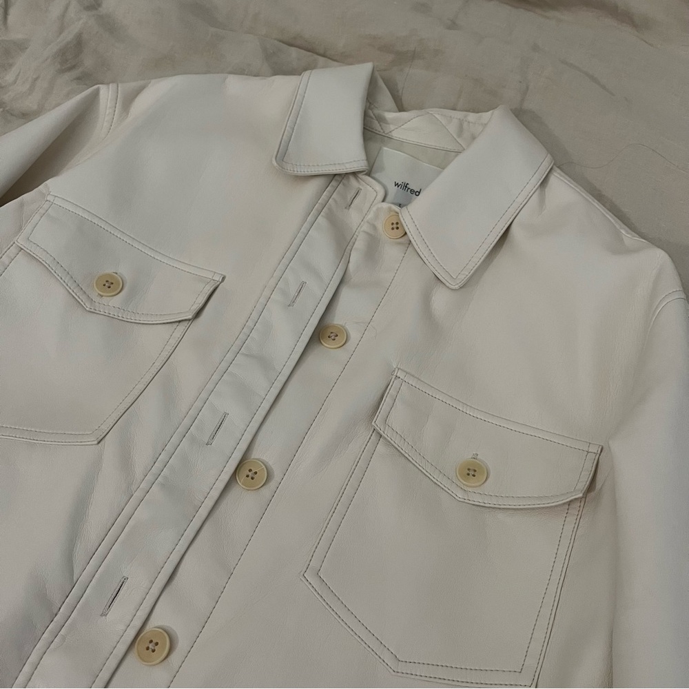 Aritzia Wilfred The Ganna Shirt Jacket in Vegan Leather in Birch FLAWED - Picture 3 of 9